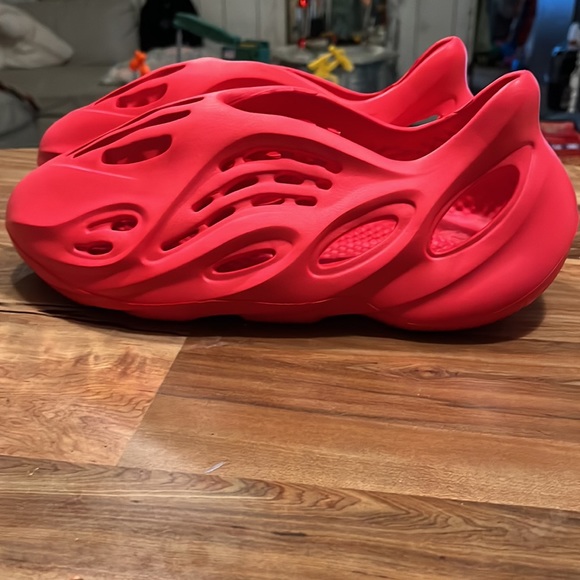 EVA Foam Slippers Slip-On Clog Foam Runner RNNR New size 13 Red Vermilion - Picture 4 of 17